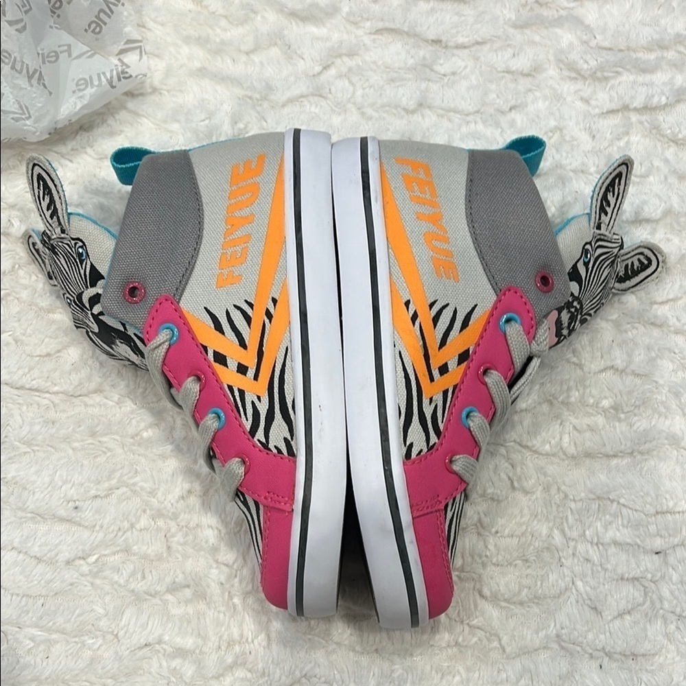 NIB FEIYUE Delta Unisex Child/Kids Mid Top Sneaker Zebra Animal Pink and Gray 13 - Picture 6 of 10